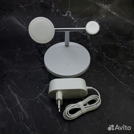 Зарядная станция Belkin Boost Charge Pro 3 в 1