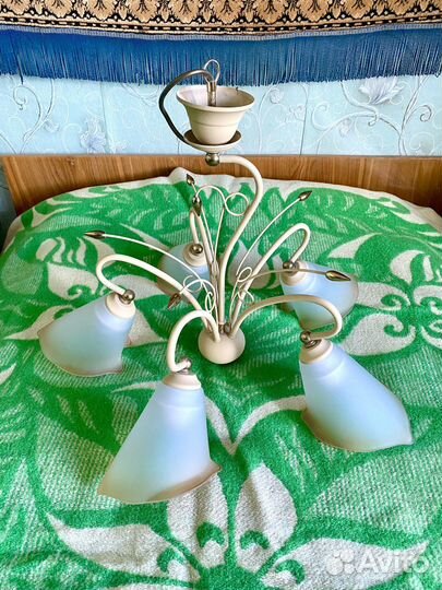 Люстра,Польша.б/у цена 2500