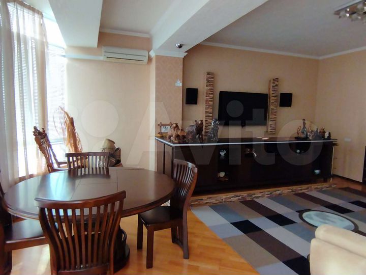 5-к. квартира, 221 м², 2/4 эт.