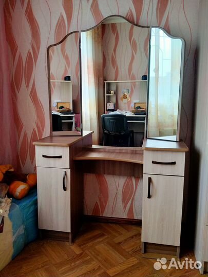 Туалетный столик