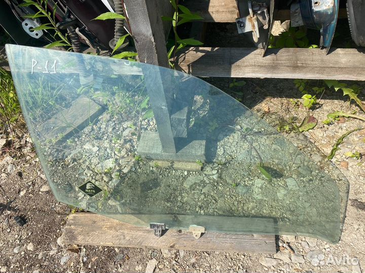 Стекло дверное переднее правое Nissan Primera P11