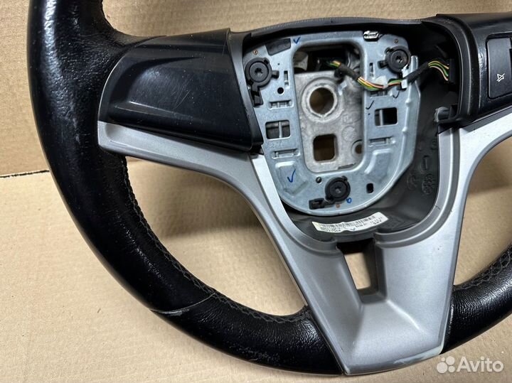 Рулевое колесо/ Руль Chevrolet Cruze
