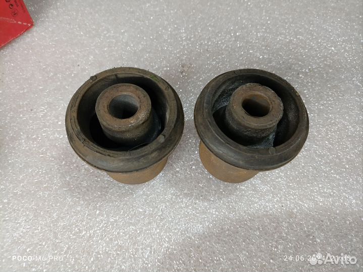 Сайлентблок переднего ниж.рычага Mitsubishi Pajero