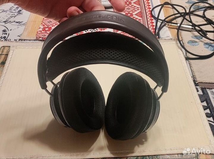 Полноразмерные наушники Philips Fidelio X1