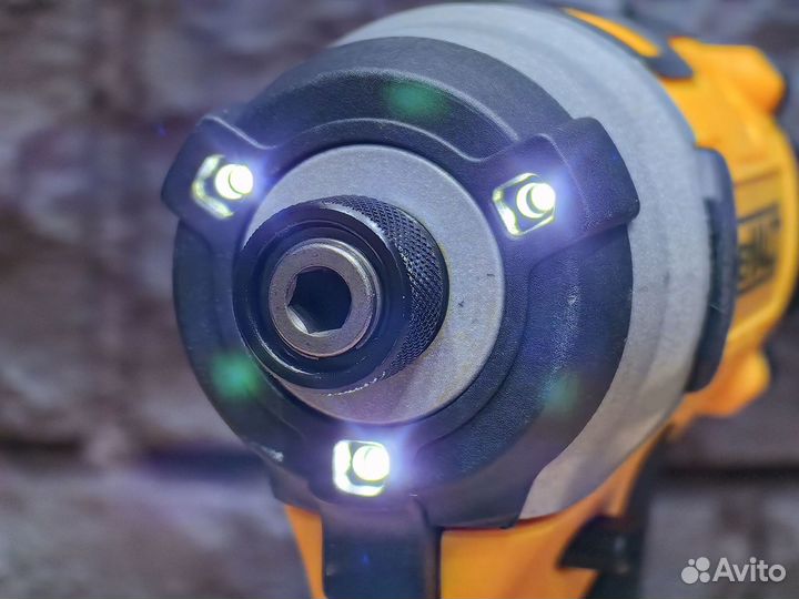 Винтоверт DeWalt 18v