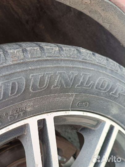 Dunlop SP Winter Ice 01 215/55 R16