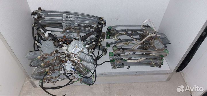 Передние электро-стеклоподъёмники Ауди 80 Б4/Б3