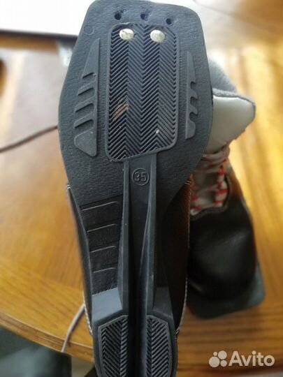 Лыжные ботинки