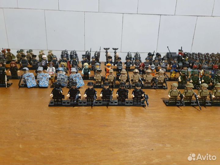 Lego фигурки: спецназ,обитель зла,зомби, хищник