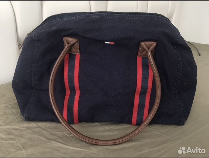 Сумка спортивная Tommy Hilfiger