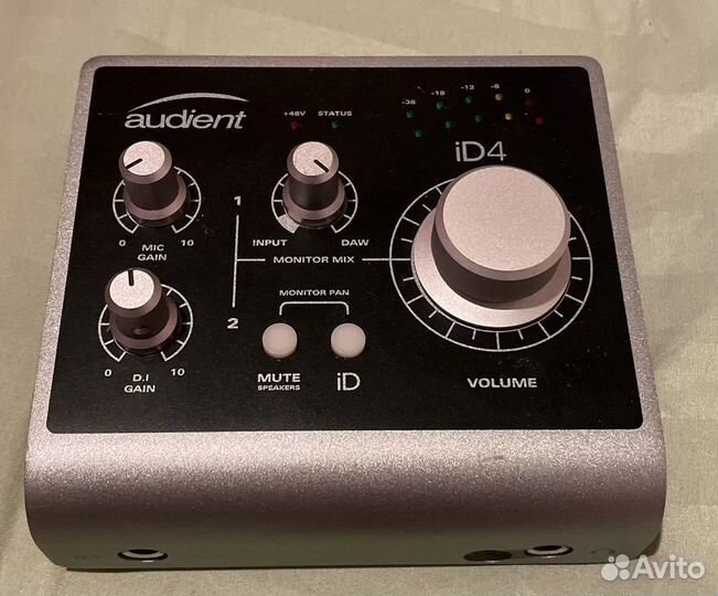 Звуковая карта Audient id4