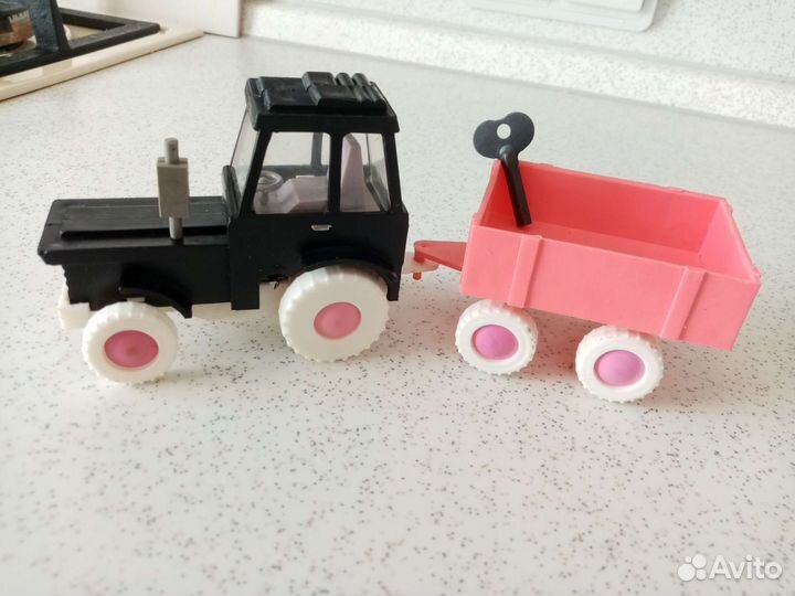 Заводная игрушка СССР трактор, с ключиком