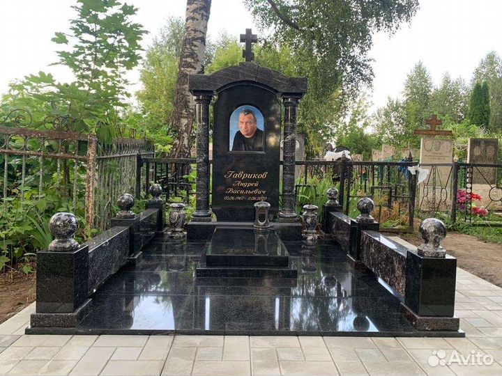 Памятник, ограда, благоустройство мест захоронений