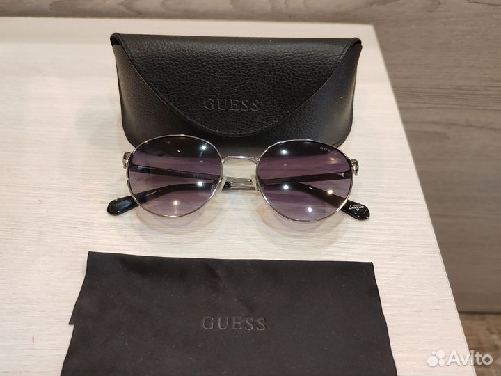Солнцезащитные очки женские guess