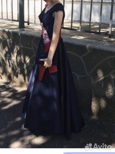 Вечернее платье