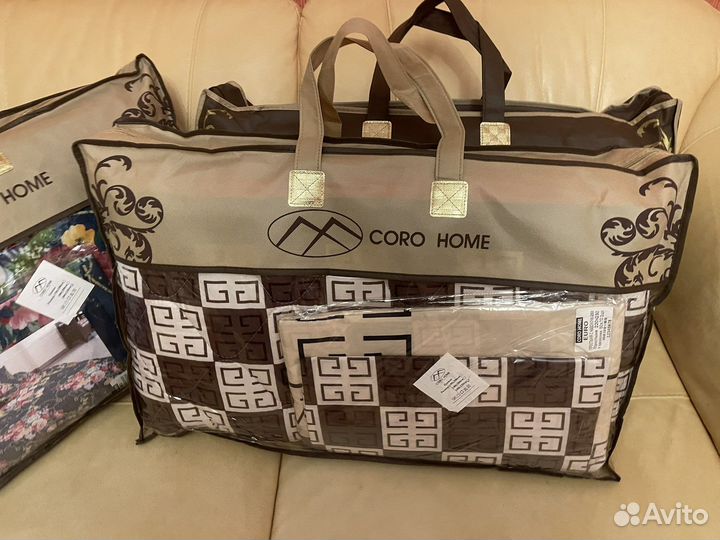 Набор постельного одеяло простыня и две наволчки