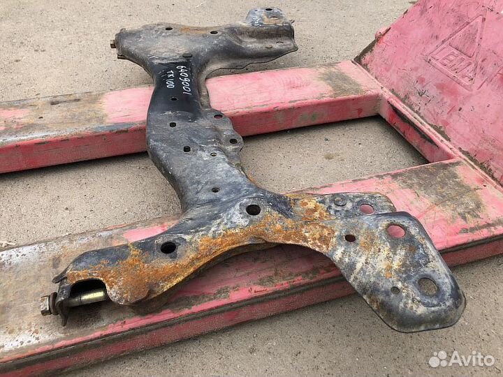 Подрамник передний на Toyota Corolla E111 CE101