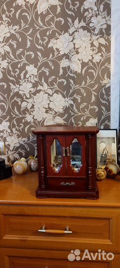 Шкатулка шкафчик для украшений