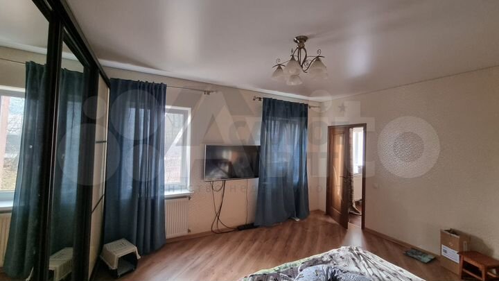 3-к. квартира, 82 м², 1/3 эт.