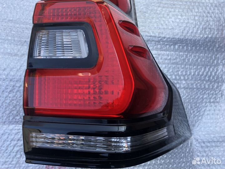 Фонарь задний правый Land Cruiser Prado 150