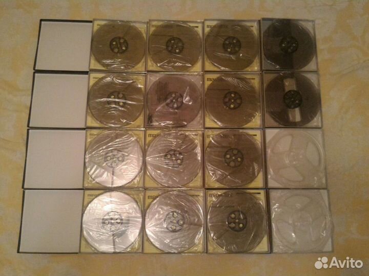 16 катушек без ленты с коробками maxell