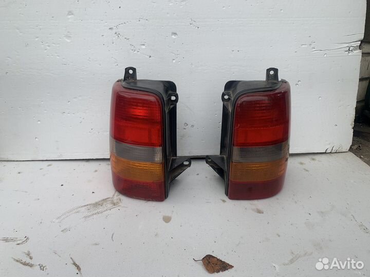 Задние фонари Jeep Grand Cherokee zj