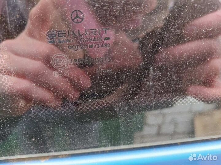 Стекло боковое Mercedes Vito w638