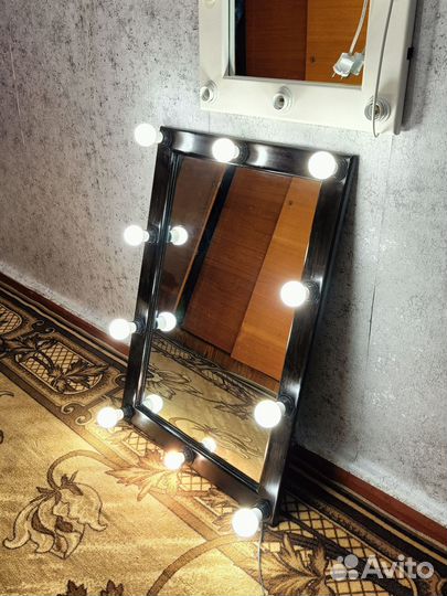 Зеркало гримёрное (визажист) с лампочками