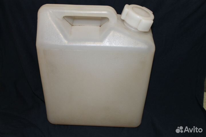 Продаю канистру