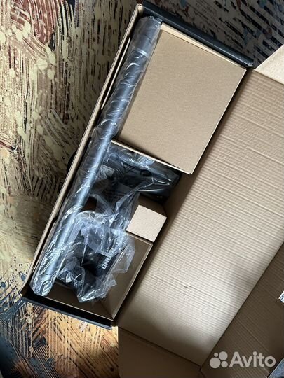 Пылесос вертикальный беспроводной redmond RV-UR374