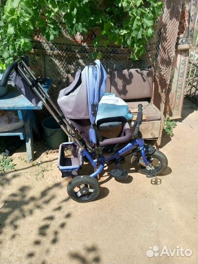 Трёхколёсный велосипед с родительской ручкой