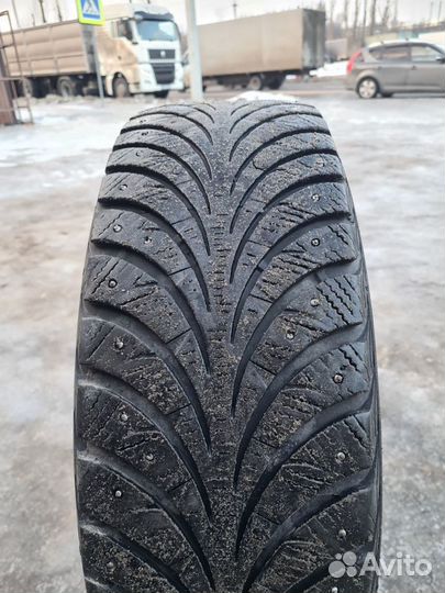 Sava Eskimo Stud 215/65 R16