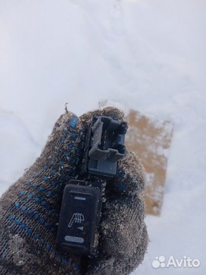 Кнопка обогрева сидений Nissan Note