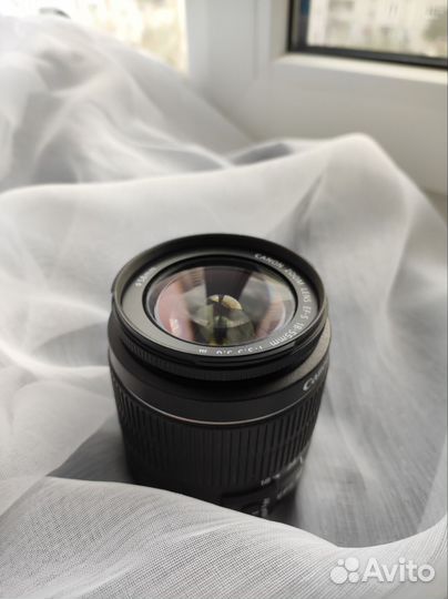 Объектив Canon EF-S 18-55mm f/3.5-5.6 III