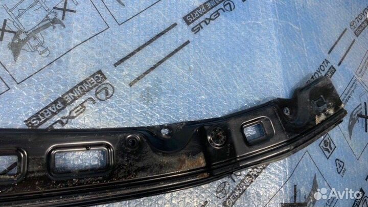 Усилитель бампера Toyota Land Cruiser 200 2015