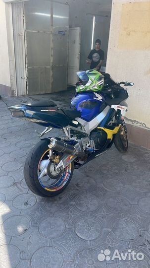 Honda 929