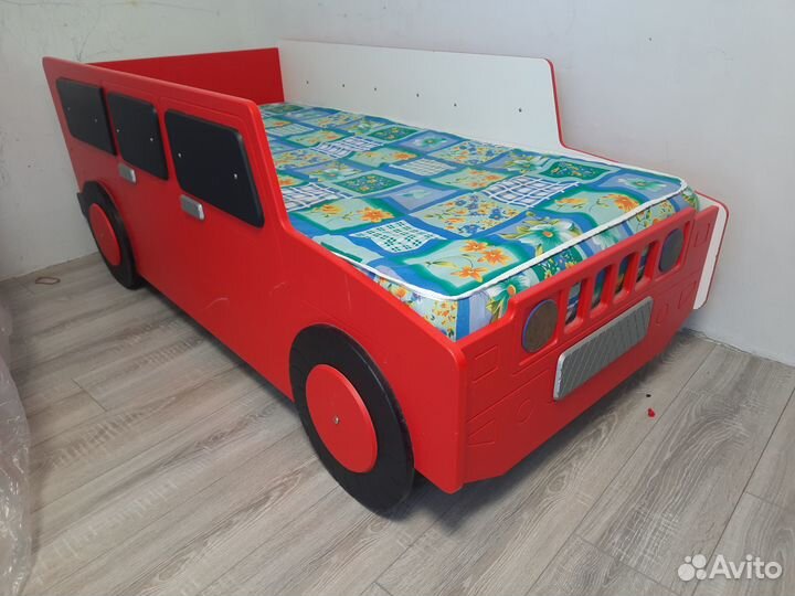 Детская кровать машина бу с матрасом