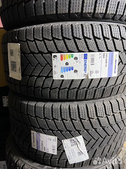Michelin X-Ice Snow 275/35 R19 и 245/40 R19 100H
