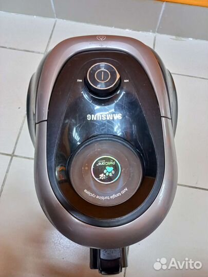 Компактный пылесос Samsung