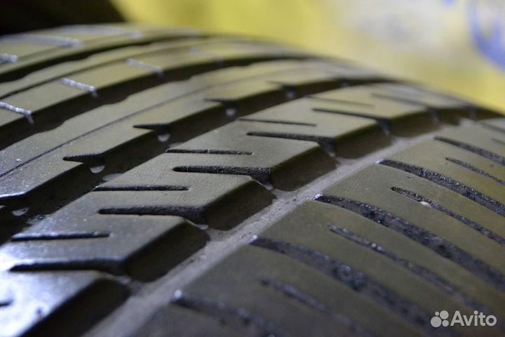 Kinforest KF-550 275/35 R20