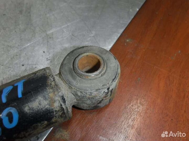 Амортизатор задний правый Mitsubishi Pajero Sport