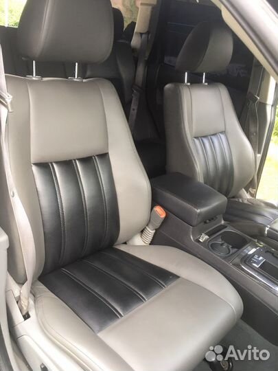 Сиденья Jeep Grand Cherokee WK