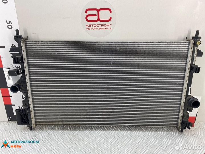 Радиатор (основной) Opel Insignia (A) 2010 1300291