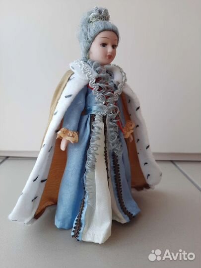 Кукла фарфоровая коллекционная