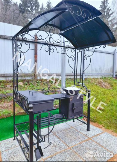 Мангал с крышей