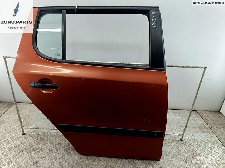 Дверь боковая задняя правая на Skoda Fabia mk2 (5J)