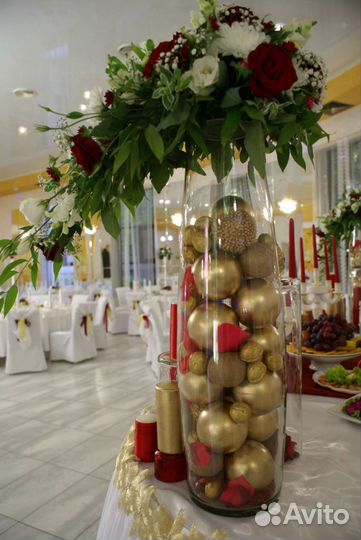 Большая стеклянная ваза