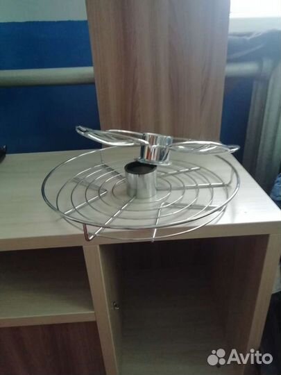 Подставка под фужеры и фрукты для барной стойки