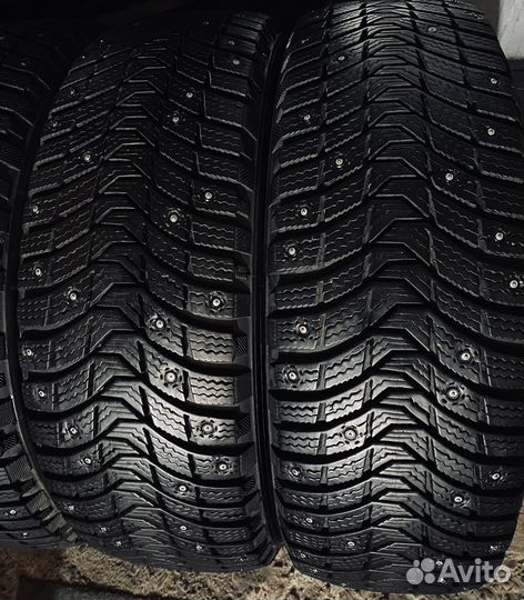 Michelin Latitude X-Ice North 3 215/60 R17 100T