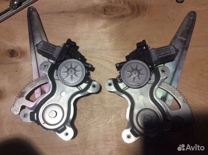 Стеклоподъемники Toyota Hilux 2010-2015